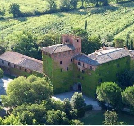 Castello Di San Fabiano Guest House Monteroni dʼArbia Екстериор снимка